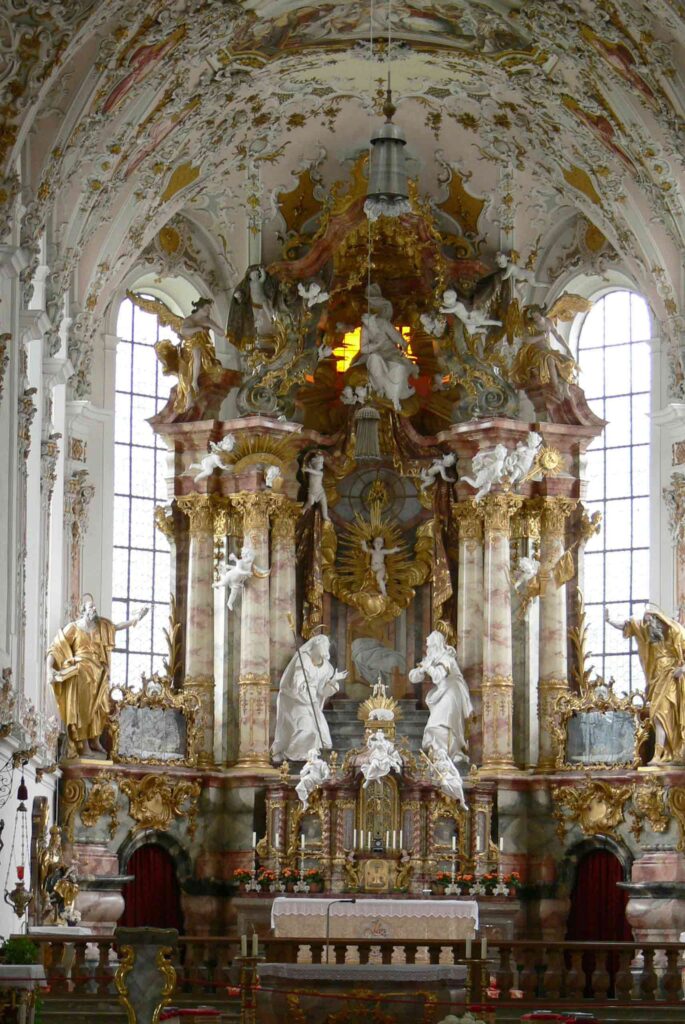 Der Hochaltar in der Pfarrkirche Mariae Geburt in Rottenbuch. (© Pfarrkirche)